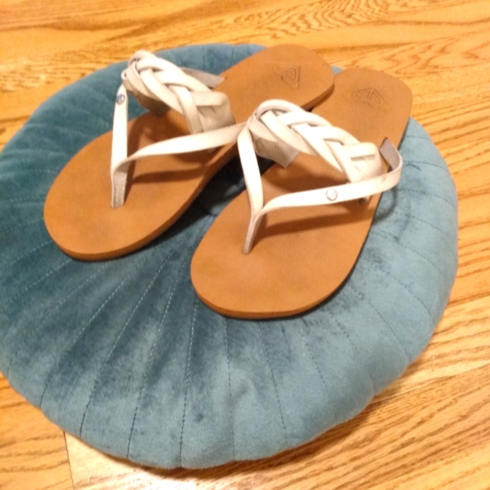 Roxy flip flop leather weaved flip flop sandals size 8.5